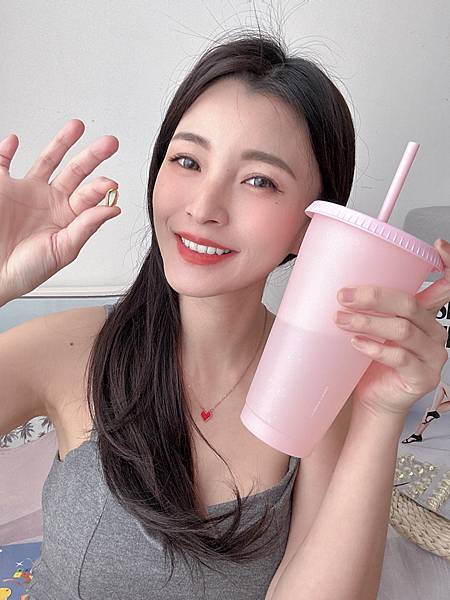 ✨極鮮高濃度魚油-來自挪威的頂級新鮮魚油🐟✨✅提供人體黃金比例 → EPA：DHA = 3：2，SGS檢驗 Omega-3 含量高達94%，業界最低氧化指標✅天然rTG型式，小分子好吸收✅榮獲4大永續認證 → 配額管理、不過度捕撈✅鋁片密封、獨立包裝，維持魚油新鮮度