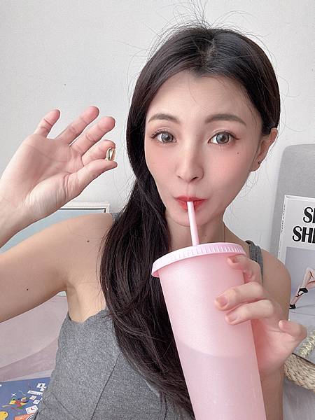 ✨極鮮高濃度魚油-來自挪威的頂級新鮮魚油🐟✨✅提供人體黃金比例 → EPA：DHA = 3：2，SGS檢驗 Omega-3 含量高達94%，業界最低氧化指標✅天然rTG型式，小分子好吸收✅榮獲4大永續認證 → 配額管理、不過度捕撈✅鋁片密封、獨立包裝，維持魚油新鮮度