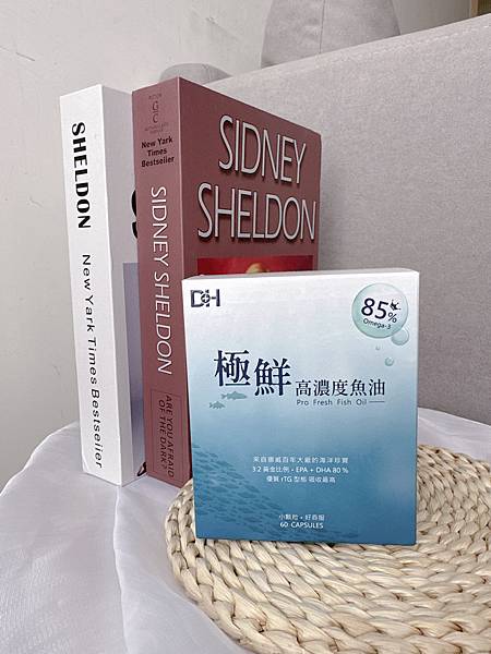 ✨極鮮高濃度魚油-來自挪威的頂級新鮮魚油🐟✨✅提供人體黃金比例 → EPA：DHA = 3：2，SGS檢驗 Omega-3 含量高達94%，業界最低氧化指標✅天然rTG型式，小分子好吸收✅榮獲4大永續認證 → 配額管理、不過度捕撈✅鋁片密封、獨立包裝，維持魚油新鮮度