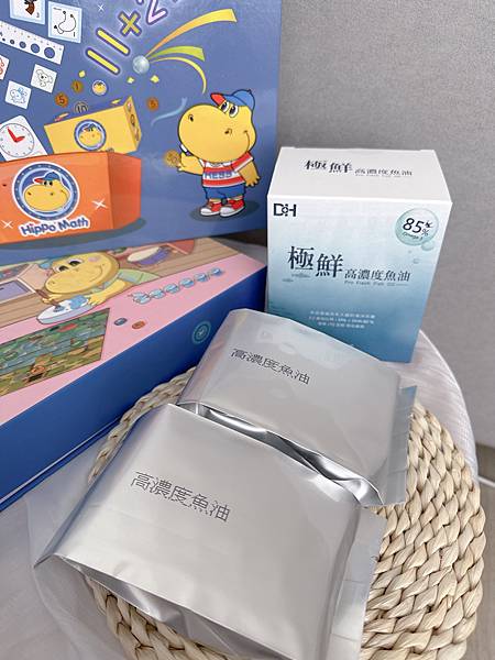 ✨極鮮高濃度魚油-來自挪威的頂級新鮮魚油🐟✨✅提供人體黃金比例 → EPA：DHA = 3：2，SGS檢驗 Omega-3 含量高達94%，業界最低氧化指標✅天然rTG型式，小分子好吸收✅榮獲4大永續認證 → 配額管理、不過度捕撈✅鋁片密封、獨立包裝，維持魚油新鮮度