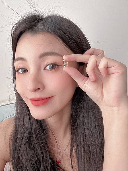 ✨極鮮高濃度魚油-來自挪威的頂級新鮮魚油🐟✨✅提供人體黃金比例 → EPA：DHA = 3：2，SGS檢驗 Omega-3 含量高達94%，業界最低氧化指標✅天然rTG型式，小分子好吸收✅榮獲4大永續認證 → 配額管理、不過度捕撈✅鋁片密封、獨立包裝，維持魚油新鮮度