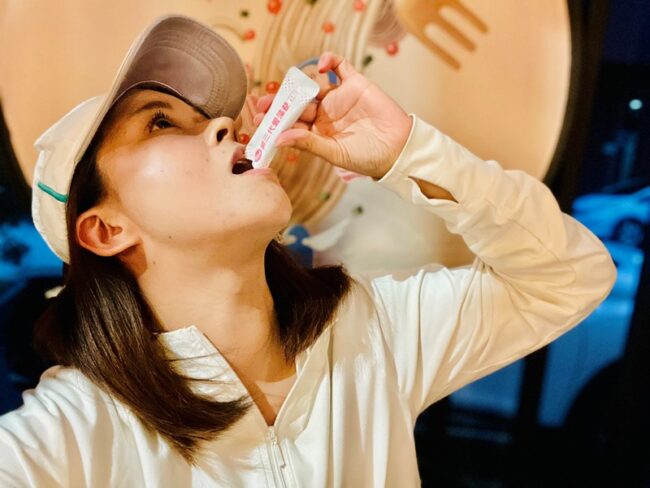 ✨第三代愛藻益-三重防護✨第➊重-築起防護牆-改變細菌叢生態🛡✅五項專利八株益生菌✅五項專利益生質第➋重-增強體力🌞✅陽光維生素D3，2包含高單位800IU✅50項專利葡聚多醣體✅抗氧化-維生素C第❸重-滋補強身💪✅50項專利乳鐵蛋白✅專利初乳蛋白IgG 🥛✅專利燕窩胜肽 ⭐高單位800IU維生素D3 +C+益生菌配方，全家人健康維持的後盾，寶寶吃也好安心❤️