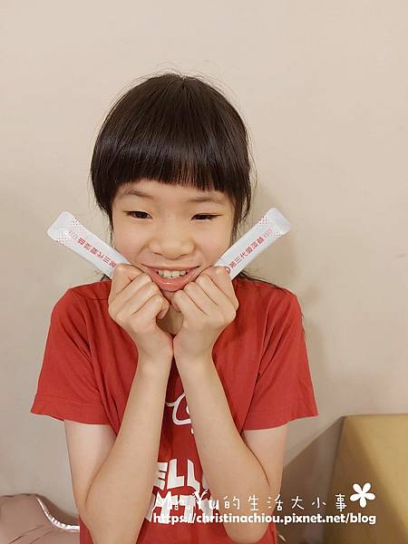 ✨第三代愛藻益-三重防護✨第➊重-築起防護牆-改變細菌叢生態🛡✅五項專利八株益生菌✅五項專利益生質第➋重-增強體力🌞✅陽光維生素D3，2包含高單位800IU✅50項專利葡聚多醣體✅抗氧化-維生素C第❸重-滋補強身💪✅50項專利乳鐵蛋白✅專利初乳蛋白IgG 🥛✅專利燕窩胜肽 ⭐高單位800IU維生素D3 +C+益生菌配方，全家人健康維持的後盾，寶寶吃也好安心❤️