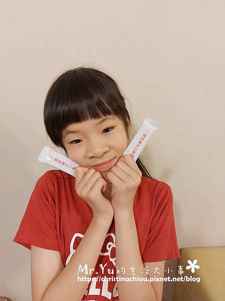 ✨第三代愛藻益-三重防護✨第➊重-築起防護牆-改變細菌叢生態🛡✅五項專利八株益生菌✅五項專利益生質第➋重-增強體力🌞✅陽光維生素D3，2包含高單位800IU✅50項專利葡聚多醣體✅抗氧化-維生素C第❸重-滋補強身💪✅50項專利乳鐵蛋白✅專利初乳蛋白IgG 🥛✅專利燕窩胜肽 ⭐高單位800IU維生素D3 +C+益生菌配方，全家人健康維持的後盾，兒童吃也好安心❤️