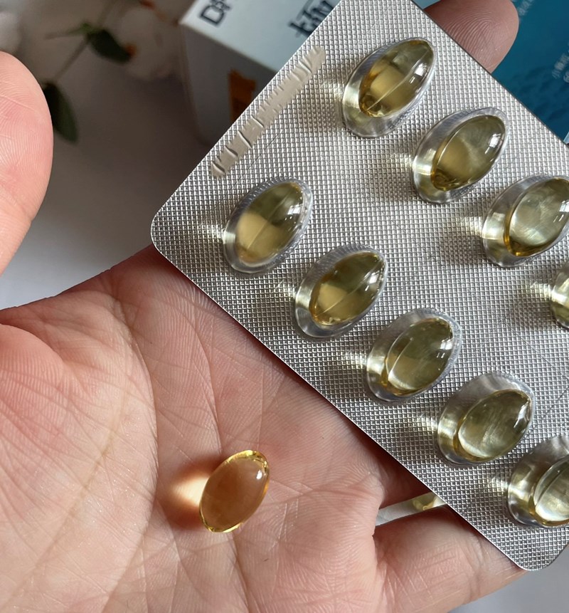 ✨極鮮高濃度魚油-來自挪威的頂級新鮮魚油🐟✨✅提供人體黃金比例 → EPA：DHA = 3：2，SGS檢驗 Omega-3 含量高達94%，業界最低氧化指標✅天然rTG型式，小分子好吸收✅榮獲4大永續認證 → 配額管理、不過度捕撈✅鋁片密封、獨立包裝，維持魚油新鮮度