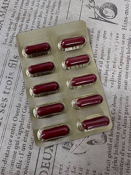 ✨第三代晶速晰-晶亮成分高補給✨長時間使用3C，讓你數位疲勞了嗎❓採用美國臨床葉黃素與玉米黃素黃金比例10:2 ，游離型雙專利好吸收，2粒達30mg : 6mg高補給劑量✅雨生紅球藻蝦紅素，業界高含量8mg❗️✅日本95%高純度透明質酸鈉💦✅雙重花青素-日本專利黑豆x歐洲專利藍莓✅專利素食微藻DHA✅維生素C +維生素E +鋅+硒酵母。全方位的晶亮水潤配方，適合全家大小，給您清晰透徹精彩生活❗️