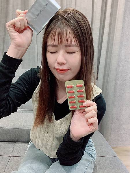 ✨第三代晶速晰-晶亮成分高補給✨長時間使用3C，讓你數位疲勞了嗎❓採用美國臨床葉黃素與玉米黃素黃金比例10:2 ，游離型雙專利好吸收，2粒達30mg : 6mg高補給劑量✅雨生紅球藻蝦紅素，業界高含量8mg❗️✅日本95%高純度透明質酸鈉💦✅雙重花青素-日本專利黑豆x歐洲專利藍莓✅專利素食微藻DHA✅維生素C +維生素E +鋅+硒酵母。全方位的晶亮水潤配方，適合全家大小，給您清晰透徹精彩生活❗️