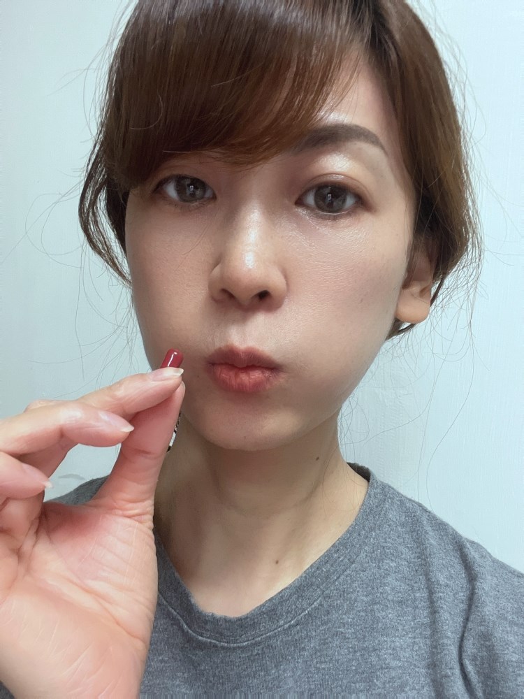 ✨第三代晶速晰-晶亮成分高補給✨長時間使用3C，讓你數位疲勞了嗎❓採用美國臨床葉黃素與玉米黃素黃金比例10:2 ，游離型雙專利好吸收，2粒達30mg : 6mg高補給劑量✅雨生紅球藻蝦紅素，業界高含量8mg❗️✅日本95%高純度透明質酸鈉💦✅雙重花青素-日本專利黑豆x歐洲專利藍莓✅專利素食微藻DHA✅維生素C +維生素E +鋅+硒酵母。全方位的晶亮水潤配方，適合全家大小，給您清晰透徹精彩生活❗️