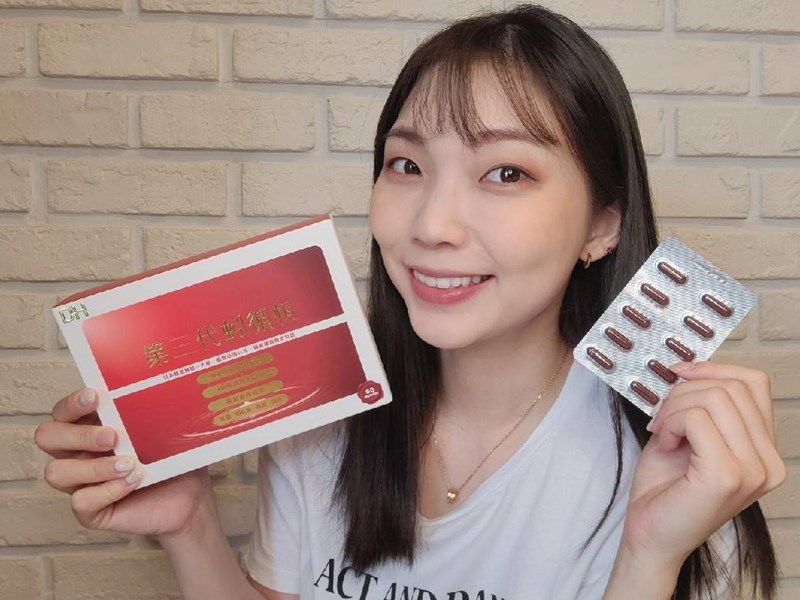 ✨第三代蚓循恆-日本輝龍原廠授權蚓激酶✨日本權威博士48年研究心血，紅蚯蚓萃取專利蚓激酶，活性最高，榮獲獨家24國專利、5大機能性專利，搭配日本輔酶Q10 、專利香檸檬橙、蝦紅素、紅麴，促進新陳代謝、體內環保，循環順暢更勇健！不是只有長輩需要，勞動族、外食族、久坐久站族也非常適合！