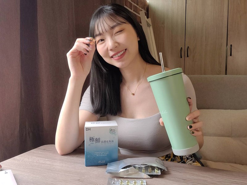 ✨極鮮高濃度魚油-來自挪威的頂級新鮮魚油🐟✨✅提供人體黃金比例 → EPA：DHA = 3：2，SGS檢驗 Omega-3 含量高達94%，業界最低氧化指標✅天然rTG型式，小分子好吸收✅榮獲4大永續認證 → 配額管理、不過度捕撈✅鋁片密封、獨立包裝，維持魚油新鮮度