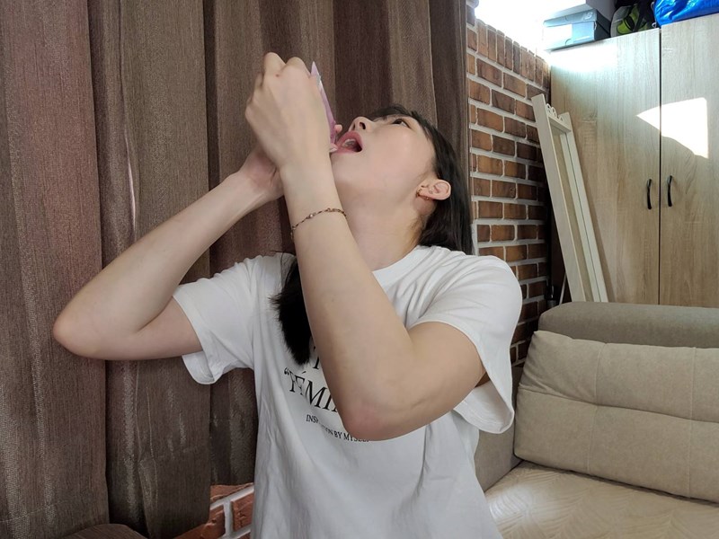 ✨DH300膠原蛋白胜肽-韓國獨家專利二胜肽✨100%魚類來源🐟膠原蛋白胜肽，PO˙OG含量高達50%❗️❗️✅透明公開膠原蛋白分子量300Da🤩✅日本Oricera®玄米神經醯胺，10%高濃度，每包12mg足量添加✅膠原合成關鍵▶️93%高濃度天然維生素C，告別化學合成，100%天然非基改✅穀胱甘肽益生菌-透亮光采，兼具抗氧化作用✅山竹果抽取物淡淡檸檬清新風味，告別膠原蛋白動物腥味！無香料、無色素，每包只有15.4卡，輕卡無負擔！青春美麗多感合一，綻放你的女神光～♥