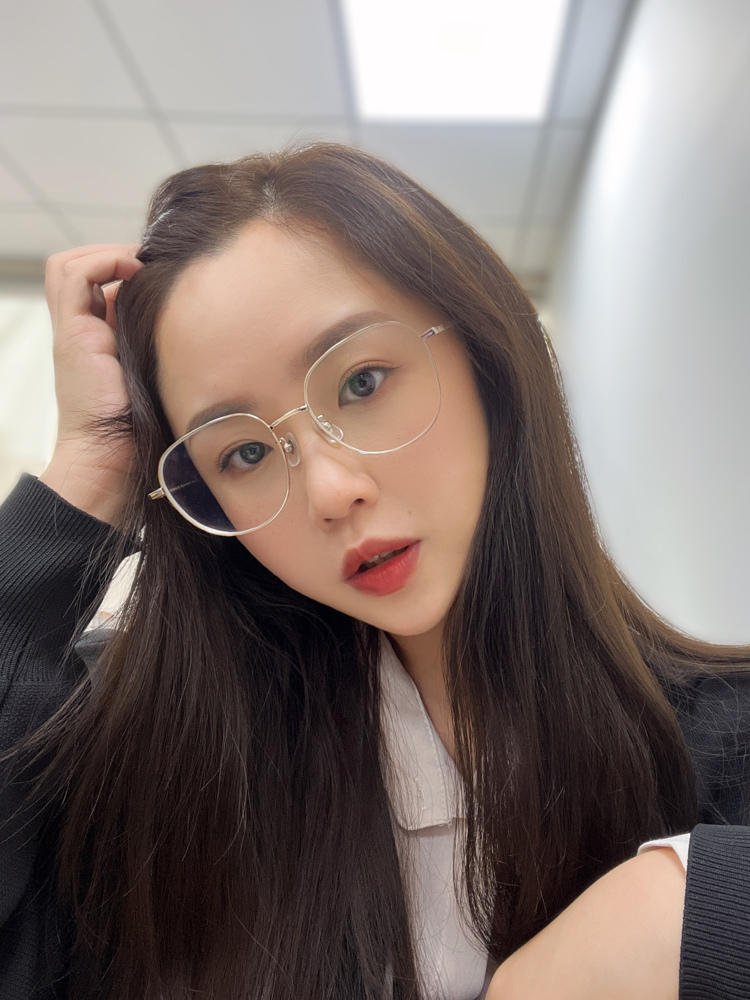 ✨DH300膠原蛋白胜肽-韓國獨家專利二胜肽✨100%魚類來源🐟膠原蛋白胜肽，PO˙OG含量高達50%❗️❗️✅透明公開膠原蛋白分子量300Da🤩✅日本Oricera®玄米神經醯胺，10%高濃度，每包12mg足量添加✅膠原合成關鍵▶️93%高濃度天然維生素C，告別化學合成，100%天然非基改✅穀胱甘肽益生菌-透亮光采，兼具抗氧化作用✅山竹果抽取物淡淡檸檬清新風味，告別膠原蛋白動物腥味！無香料、無色素，每包只有15.4卡，輕卡無負擔！青春美麗多感合一，綻放你的女神光～♥