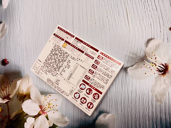 ✨第三代晶速晰-晶亮成分高補給✨長時間使用3C，讓你數位疲勞了嗎❓採用美國臨床葉黃素與玉米黃素黃金比例10:2 ，游離型雙專利好吸收，2粒達30mg : 6mg高補給劑量✅雨生紅球藻蝦紅素，業界高含量8mg❗️✅日本95%高純度透明質酸鈉💦✅雙重花青素-日本專利黑豆x歐洲專利藍莓✅專利素食微藻DHA✅維生素C +維生素E +鋅+硒酵母。全方位的晶亮水潤配方，適合全家大小，給您清晰透徹精彩生活❗️