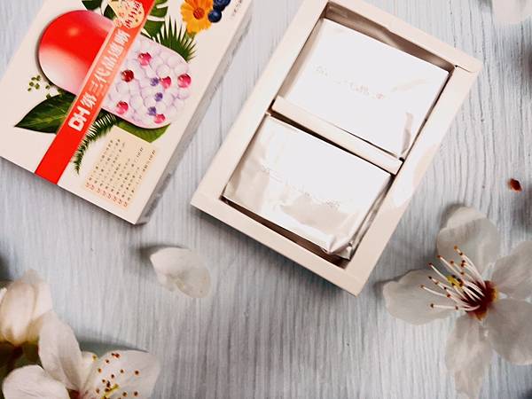 ✨第三代晶速晰-晶亮成分高補給✨長時間使用3C，讓你數位疲勞了嗎❓採用美國臨床葉黃素與玉米黃素黃金比例10:2 ，游離型雙專利好吸收，2粒達30mg : 6mg高補給劑量✅雨生紅球藻蝦紅素，業界高含量8mg❗️✅日本95%高純度透明質酸鈉💦✅雙重花青素-日本專利黑豆x歐洲專利藍莓✅專利素食微藻DHA✅維生素C +維生素E +鋅+硒酵母。全方位的晶亮水潤配方，適合全家大小，給您清晰透徹精彩生活❗️