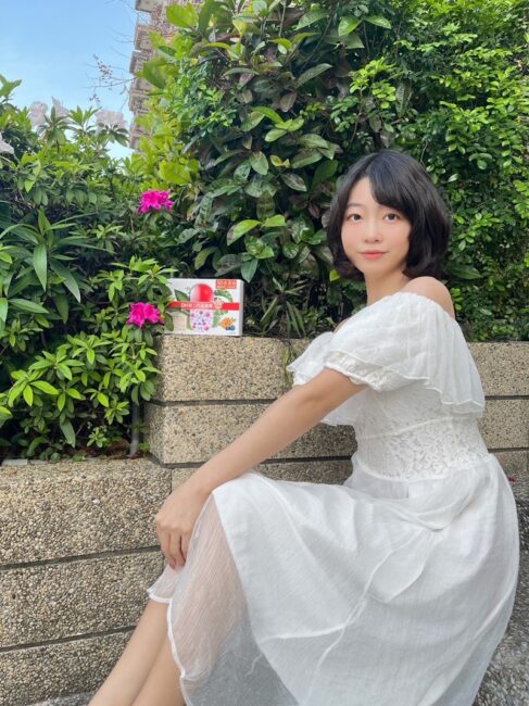 ✨第三代晶速晰-晶亮成分高補給✨長時間使用3C，讓你數位疲勞了嗎❓採用美國臨床葉黃素與玉米黃素黃金比例10:2 ，游離型雙專利好吸收，2粒達30mg : 6mg高補給劑量✅雨生紅球藻蝦紅素，業界高含量8mg❗️✅日本95%高純度透明質酸鈉💦✅雙重花青素-日本專利黑豆x歐洲專利藍莓✅專利素食微藻DHA✅維生素C +維生素E +鋅+硒酵母。全方位的晶亮水潤配方，適合全家大小，給您清晰透徹精彩生活❗️