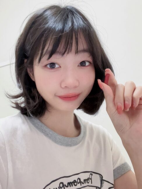 ✨第三代晶速晰-晶亮成分高補給✨長時間使用3C，讓你數位疲勞了嗎❓採用美國臨床葉黃素與玉米黃素黃金比例10:2 ，游離型雙專利好吸收，2粒達30mg : 6mg高補給劑量✅雨生紅球藻蝦紅素，業界高含量8mg❗️✅日本95%高純度透明質酸鈉💦✅雙重花青素-日本專利黑豆x歐洲專利藍莓✅專利素食微藻DHA✅維生素C +維生素E +鋅+硒酵母。全方位的晶亮水潤配方，適合全家大小，給您清晰透徹精彩生活❗️