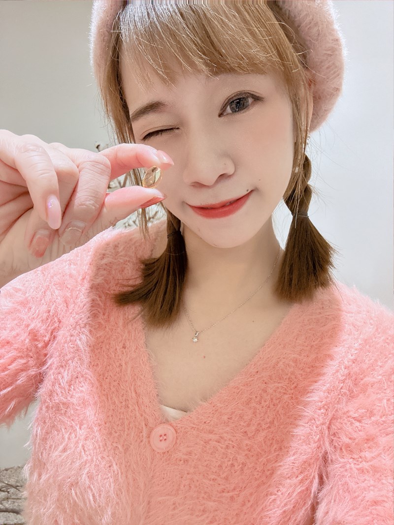 ✨極鮮高濃度魚油-來自挪威的頂級新鮮魚油🐟✨✅提供人體黃金比例 → EPA：DHA = 3：2，SGS檢驗 Omega-3 含量高達94%，業界最低氧化指標✅天然rTG型式，小分子好吸收✅榮獲4大永續認證 → 配額管理、不過度捕撈✅鋁片密封、獨立包裝，維持魚油新鮮度