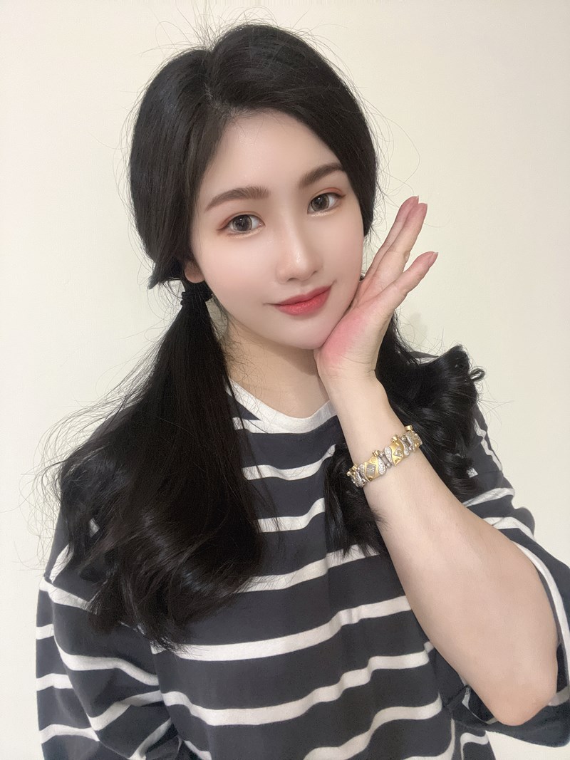 ✨DH300膠原蛋白胜肽-韓國獨家專利二胜肽✨100%魚類來源🐟膠原蛋白胜肽，PO˙OG含量高達50%❗️❗️✅透明公開膠原蛋白分子量300Da🤩✅日本Oricera®玄米神經醯胺，10%高濃度，每包12mg足量添加✅膠原合成關鍵▶️93%高濃度天然維生素C，告別化學合成，100%天然非基改✅穀胱甘肽益生菌-透亮光采，兼具抗氧化作用✅山竹果抽取物淡淡檸檬清新風味，告別膠原蛋白動物腥味！無香料、無色素，每包只有15.4卡，輕卡無負擔！青春美麗多感合一，綻放你的女神光～♥