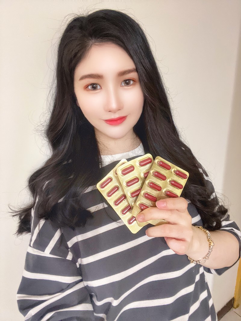 ✨第三代晶速晰-晶亮成分高補給✨長時間使用3C，讓你疲勞了嗎❓採用美國臨床葉黃素與玉米黃素黃金比例10:2 ，游離型雙專利好吸收，2粒達30mg : 6mg高補給劑量✅雨生紅球藻蝦紅素，業界高含量8mg❗️✅日本95%高純度透明質酸鈉💦✅雙重花青素-日本專利黑豆x歐洲專利藍莓✅專利素食微藻DHA✅維生素C +維生素E +鋅+硒酵母。全方位的晶亮水潤配方，適合全家大小，給您清新透徹精彩生活❗️