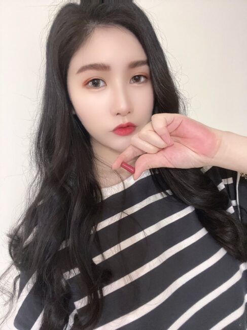 ✨第三代晶速晰-晶亮成分高補給✨長時間使用3C，讓你疲勞了嗎❓採用美國臨床葉黃素與玉米黃素黃金比例10:2 ，游離型雙專利好吸收，2粒達30mg : 6mg高補給劑量✅雨生紅球藻蝦紅素，業界高含量8mg❗️✅日本95%高純度透明質酸鈉💦✅雙重花青素-日本專利黑豆x歐洲專利藍莓✅專利素食微藻DHA✅維生素C +維生素E +鋅+硒酵母。全方位的晶亮水潤配方，適合全家大小，給您清新透徹精彩生活❗️