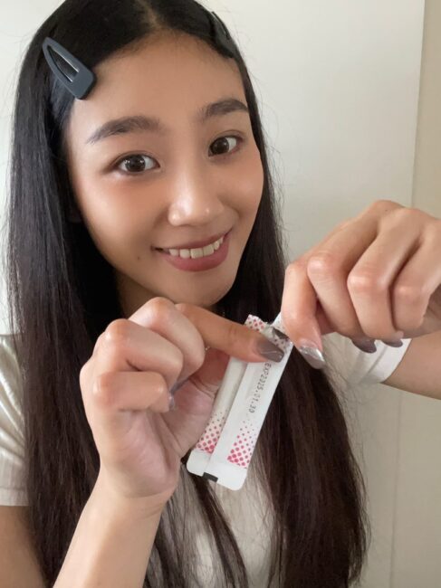 ✨第三代愛藻益-三重防護✨第➊重-築起防護牆-改變細菌叢生態🛡✅五項專利八株益生菌✅五項專利益生質第➋重-增強體力🌞✅陽光維生素D3，2包含高單位800IU✅50項專利葡聚多醣體✅抗氧化-維生素C第❸重-滋補強身💪✅50項專利乳鐵蛋白✅專利初乳蛋白IgG 🥛✅專利燕窩胜肽 ⭐高單位800IU維生素D3 +C+益生菌配方，全家人健康維持的後盾，兒童吃也好安心❤️